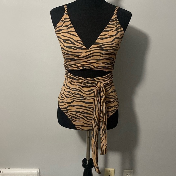 aerie Other - Aerie Wrap Top One Piece Swimsuit Tiger Stripe Print Sz L Long